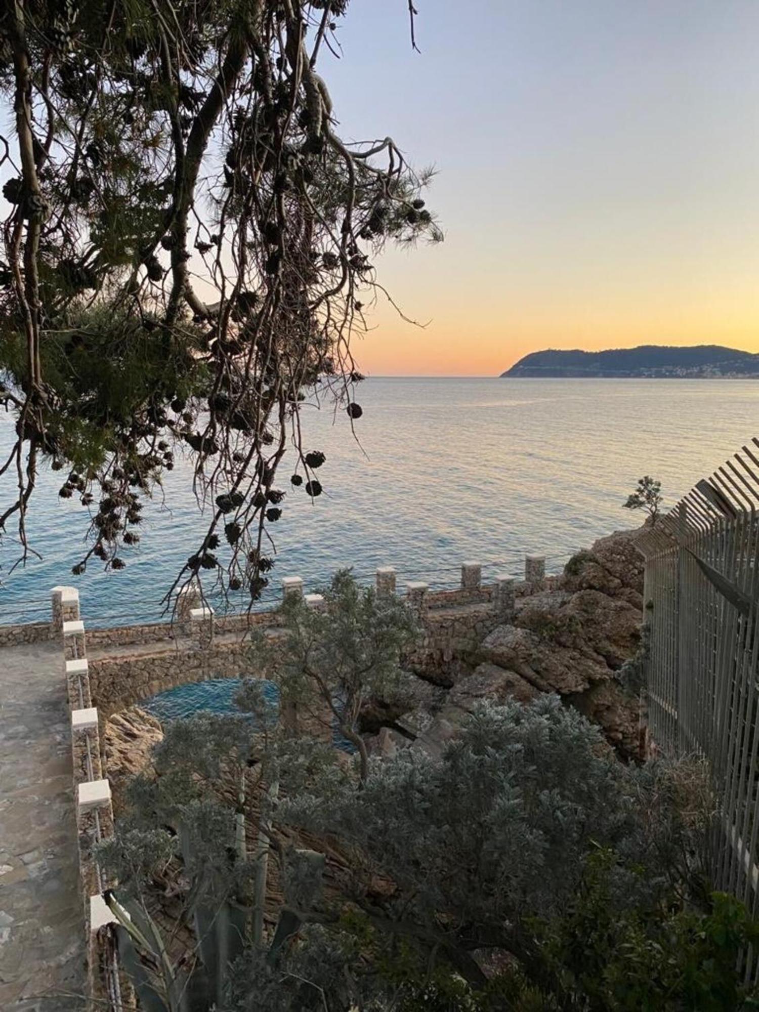 Aloha Jak'S Boat Alassio Dış mekan fotoğraf